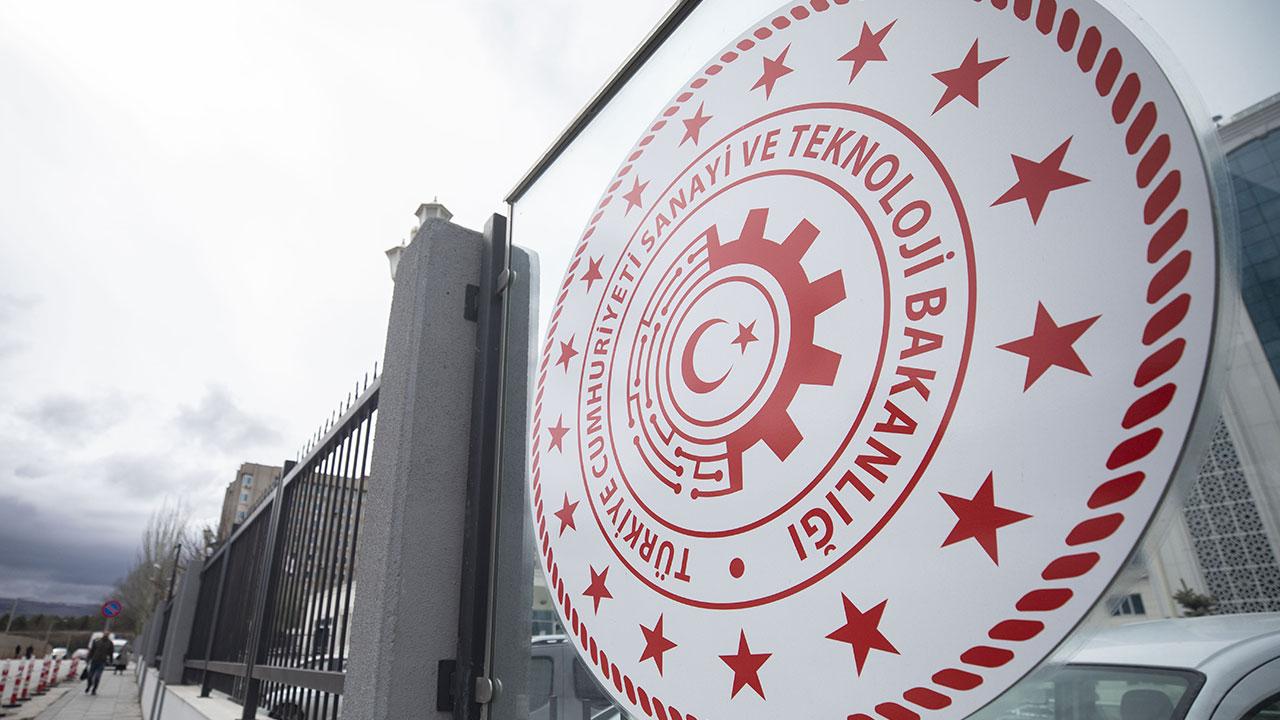 Sanayi Bakanlığı'na Yeni Yapay Zeka Koordinasyon Yetkisi